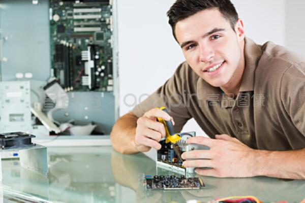 专业与温度 一位电脑工程师的硬件维修日常